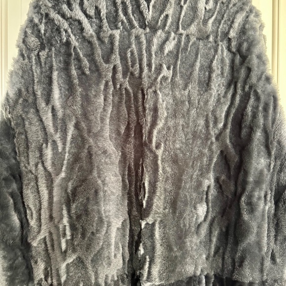 Brunello Cucinelli Reversible Lambskin Textured Fur Coat WOMENS SZ IT 44 / US 8 - Picture 11 of 16